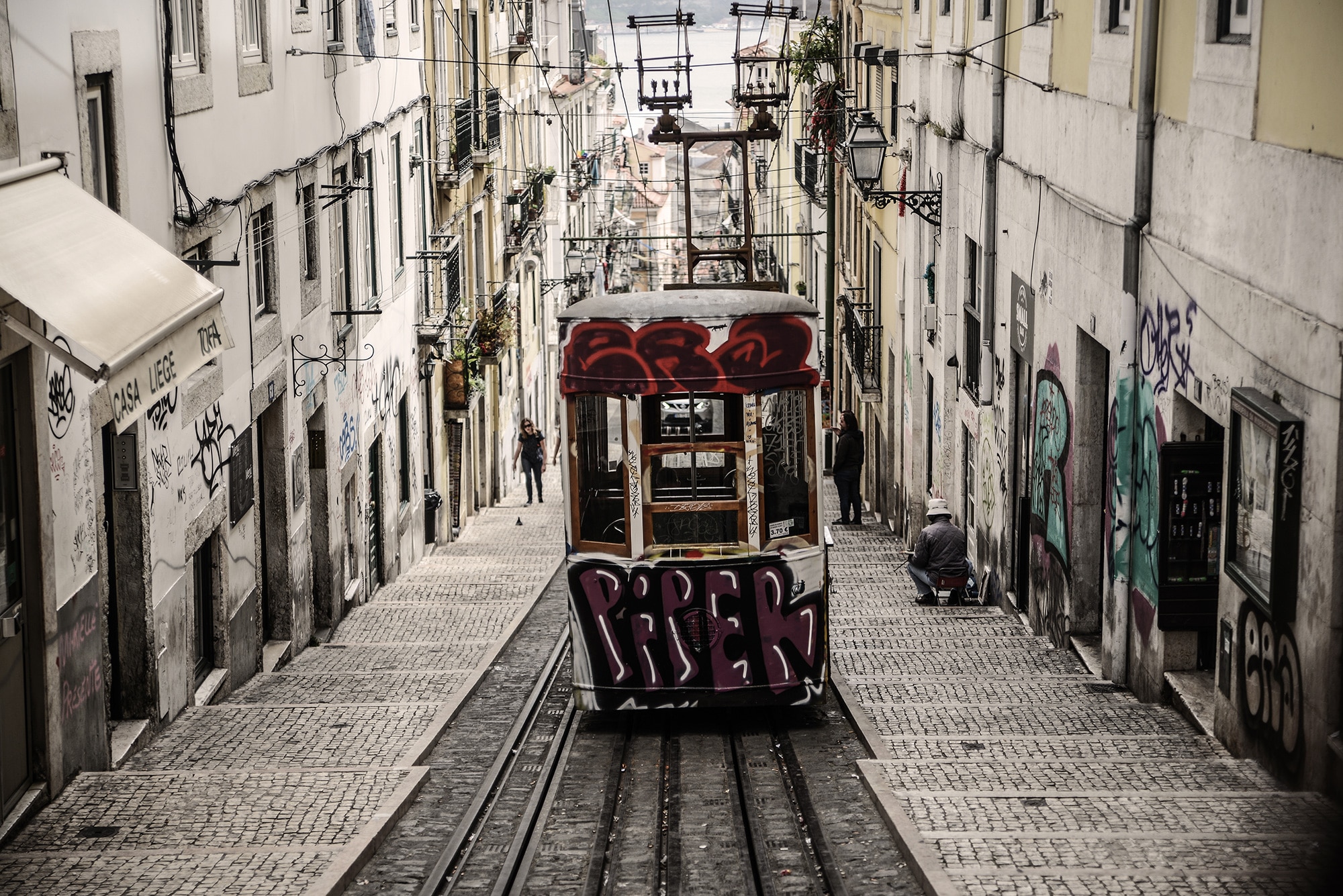 Un tramway à Lisbonne au Portugal