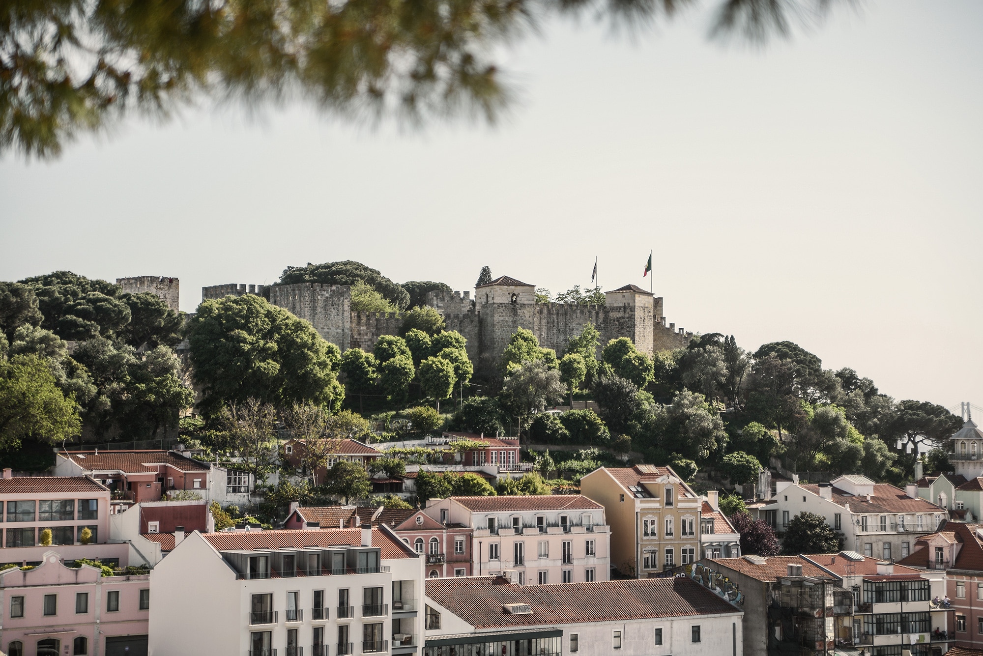 Vue depuis le mirador da Graça à Lisbonne au Portugal