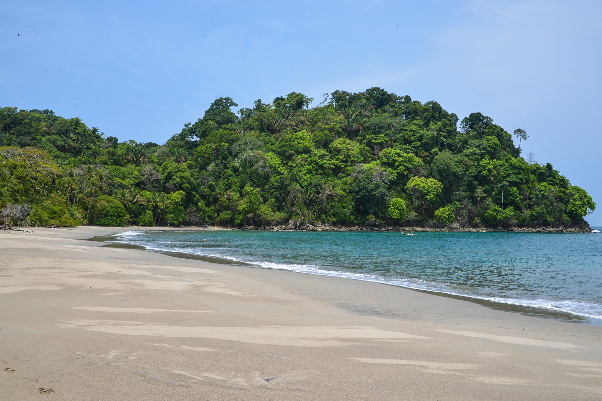 Une plage dans le Parc National Manuel Antonio au Costa Rica