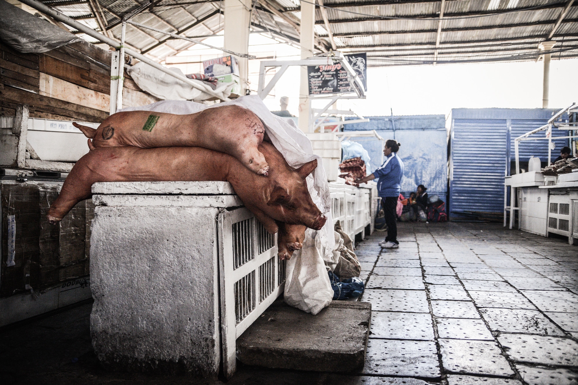 Etalage de viande au marché de Cuzco au Pérou