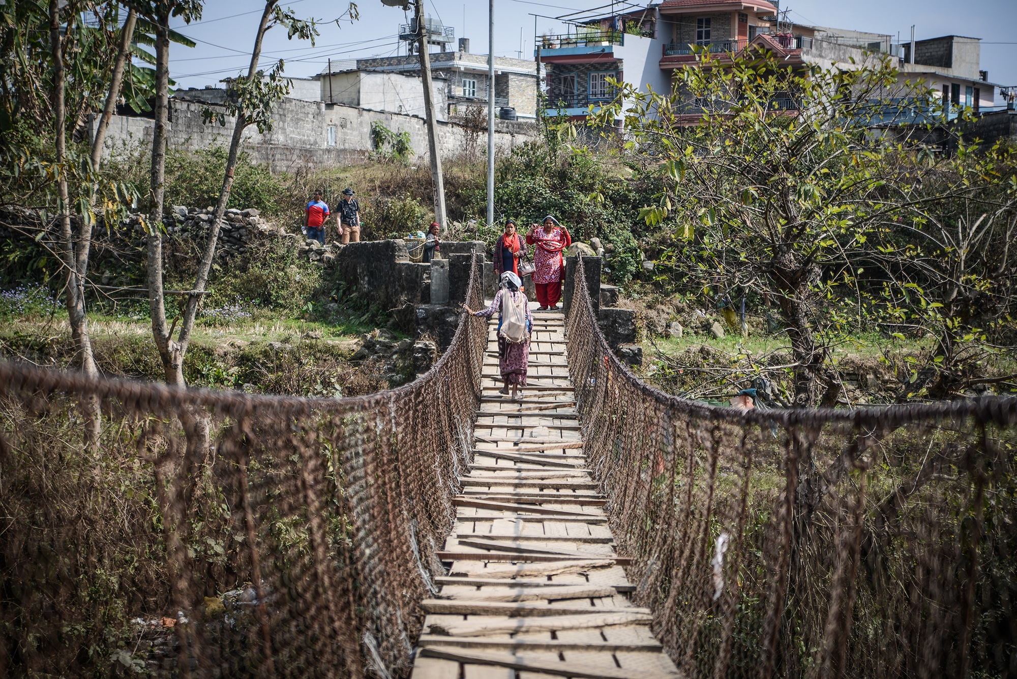 Pont de cordes à Pokhara au Népal