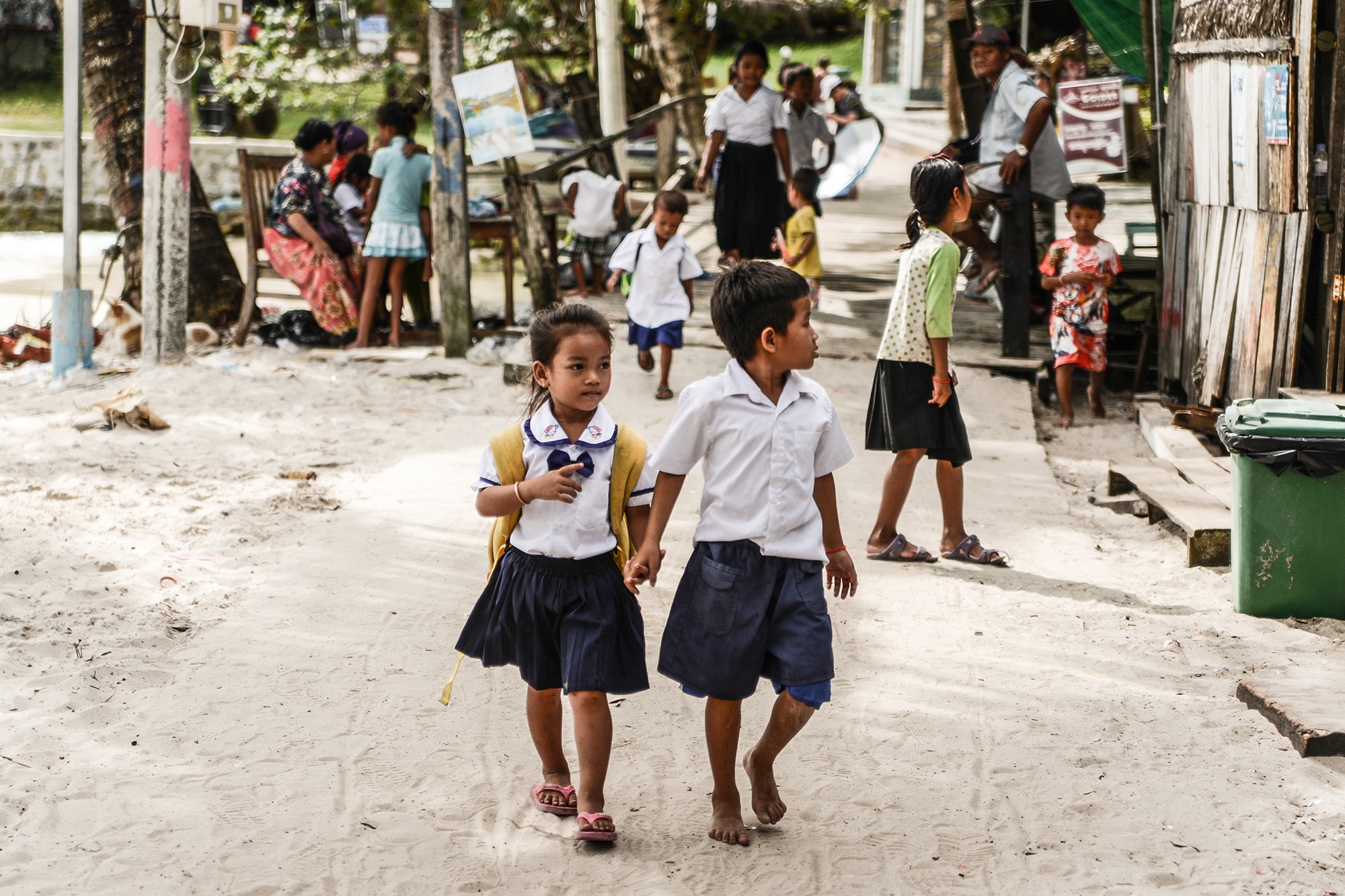 Des enfants cambodgiens à Koh Rong au Cambodge