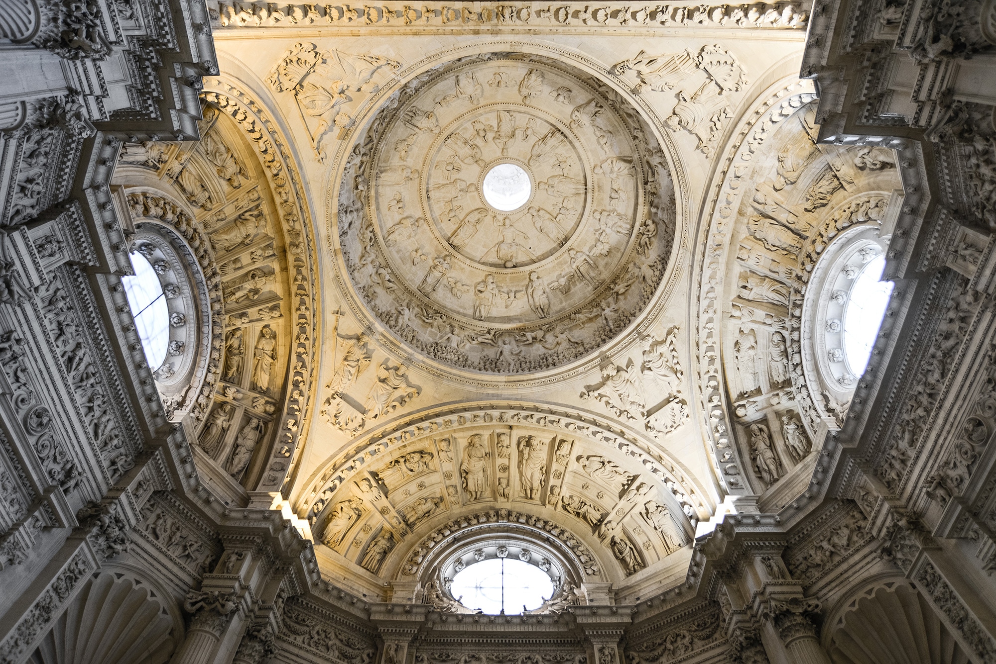 Voute de la cathédrale de Séville en Espagne