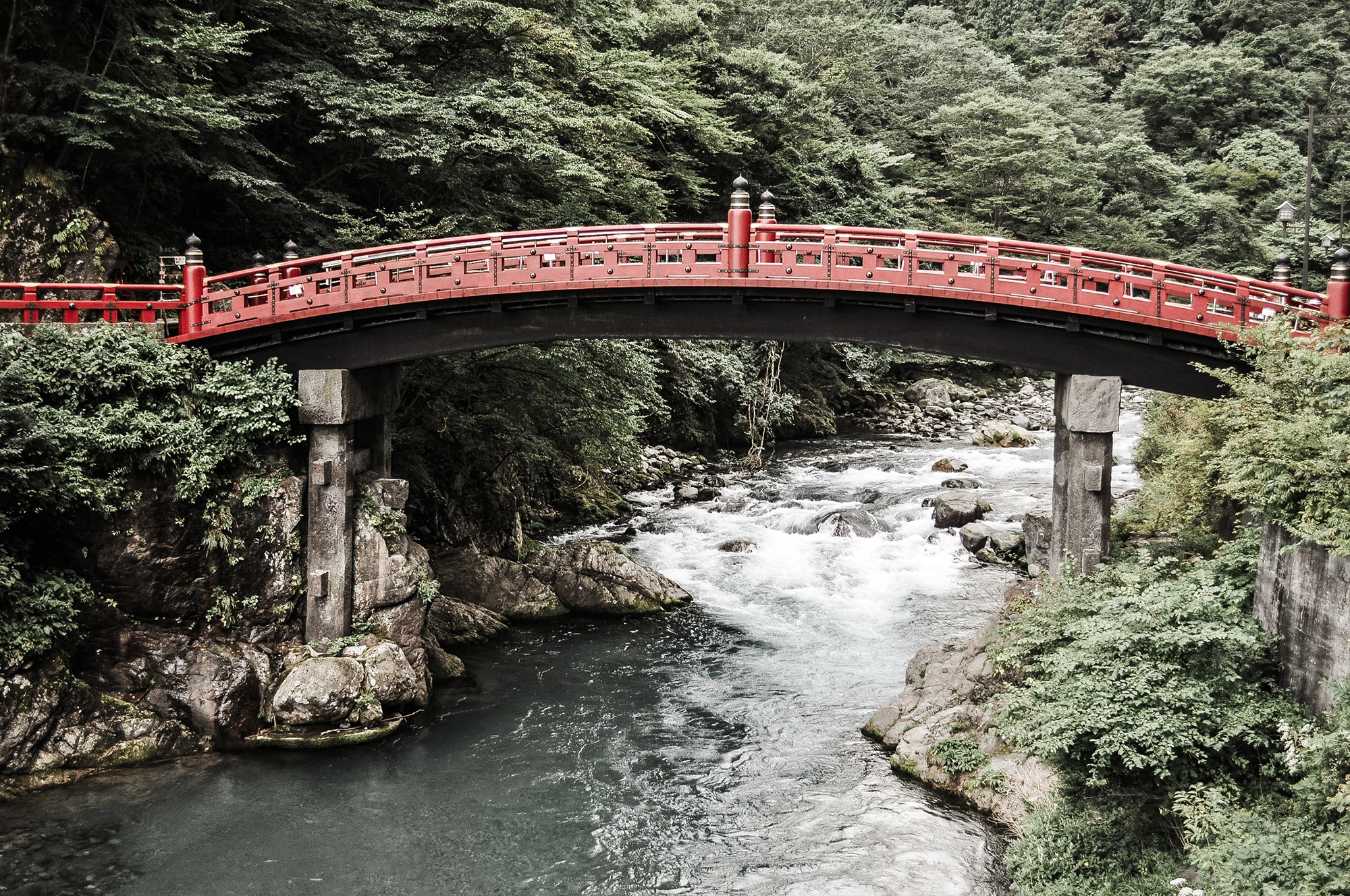 Le pont Shinkyo à Nikko au Japon