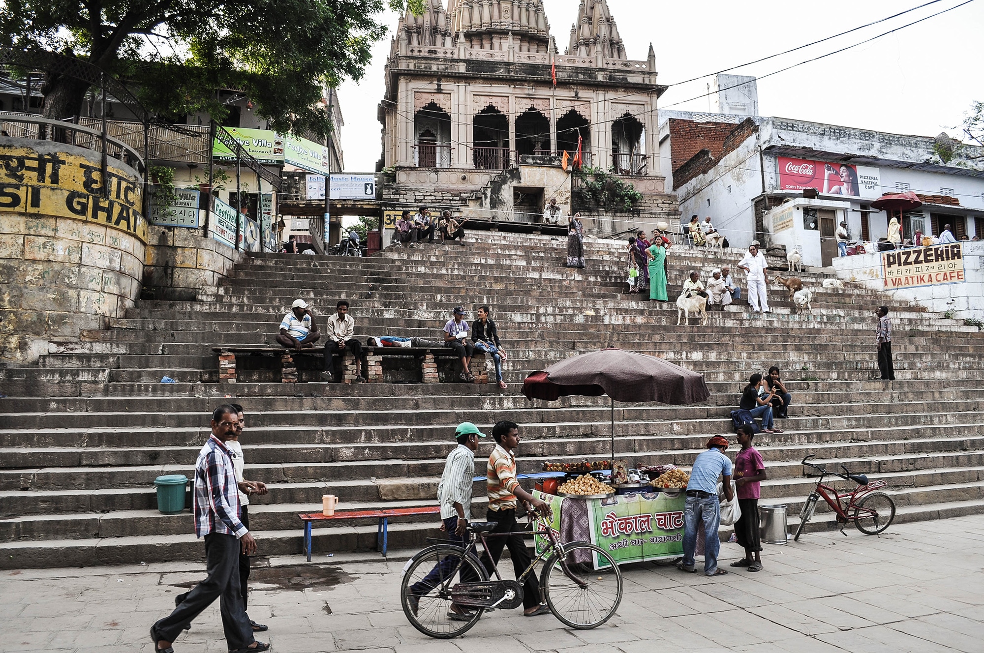 Un Ghat à Varanasi en Inde
