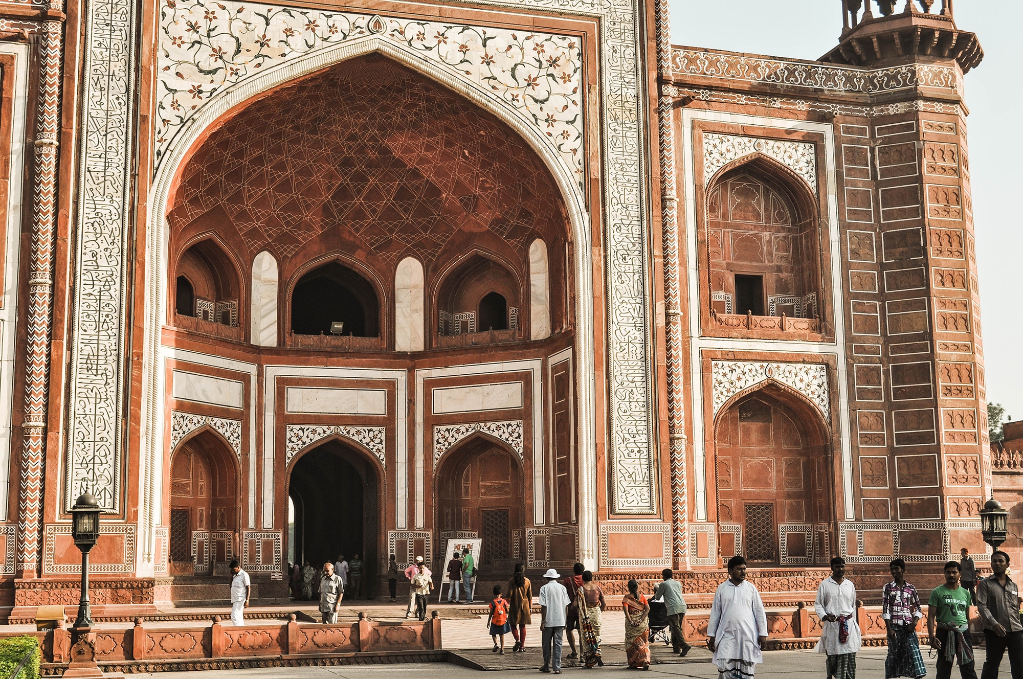 L'entrée du Taj Mahal à Agra en Inde