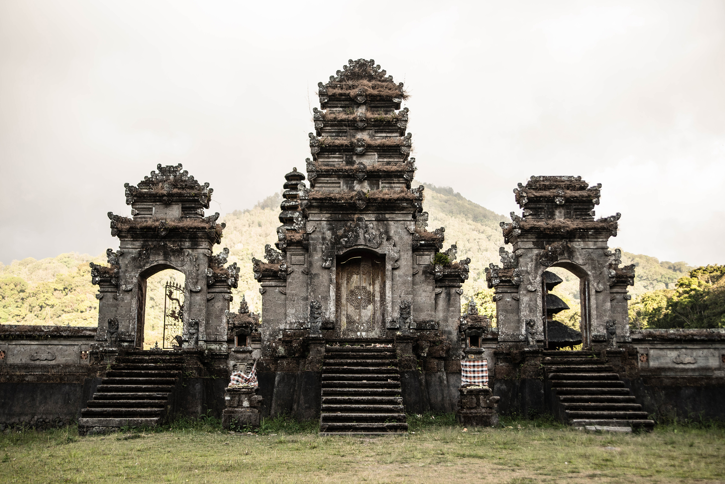 Temple près du lac Tambligan à Munduk Bali